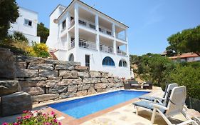 Lloret Apartments